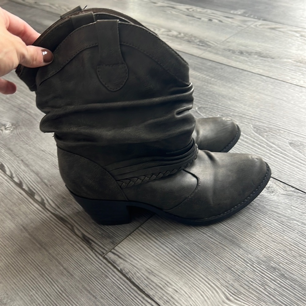 Boots 7.5